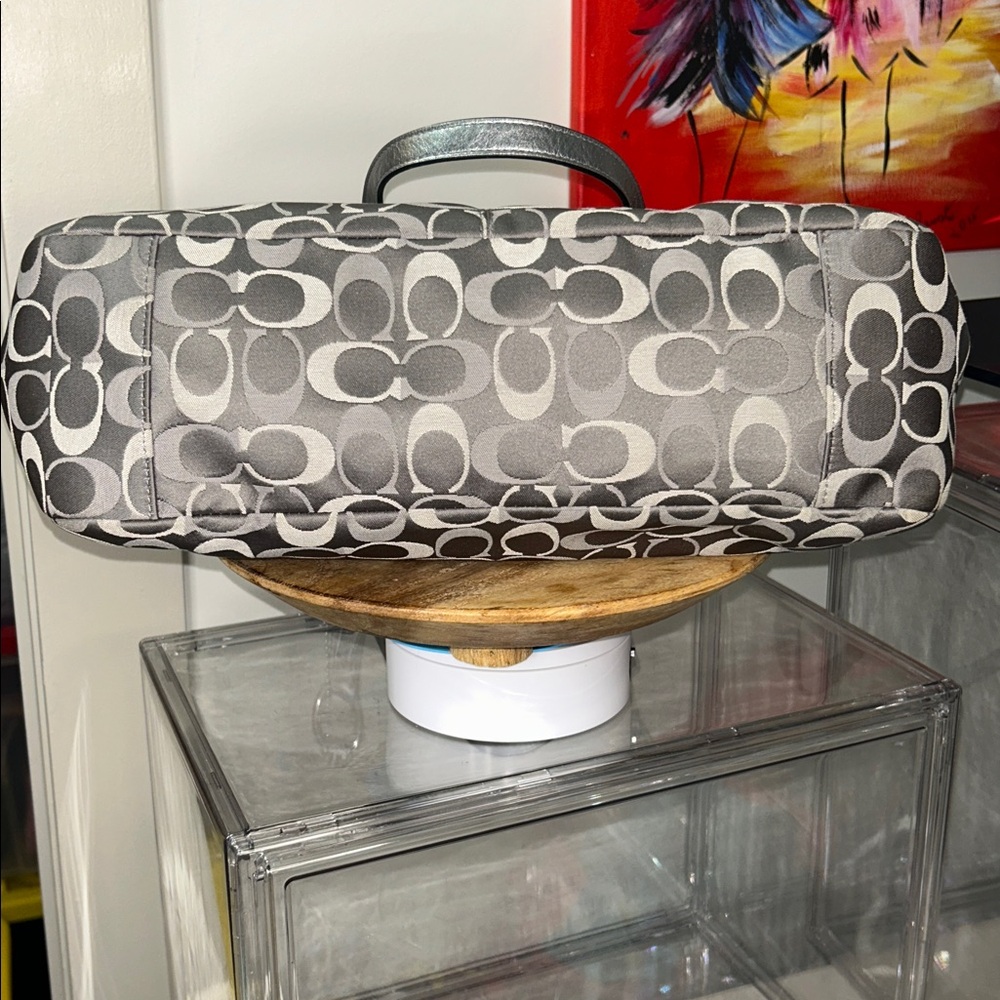 Coach Gallery Signature Metallic Gray Jacquard Tote 14”x 10.25”x 4.25” 2011 NWOT - Picture 6 of 8